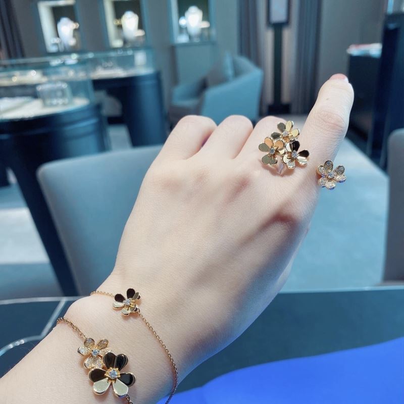 Vca Rings
